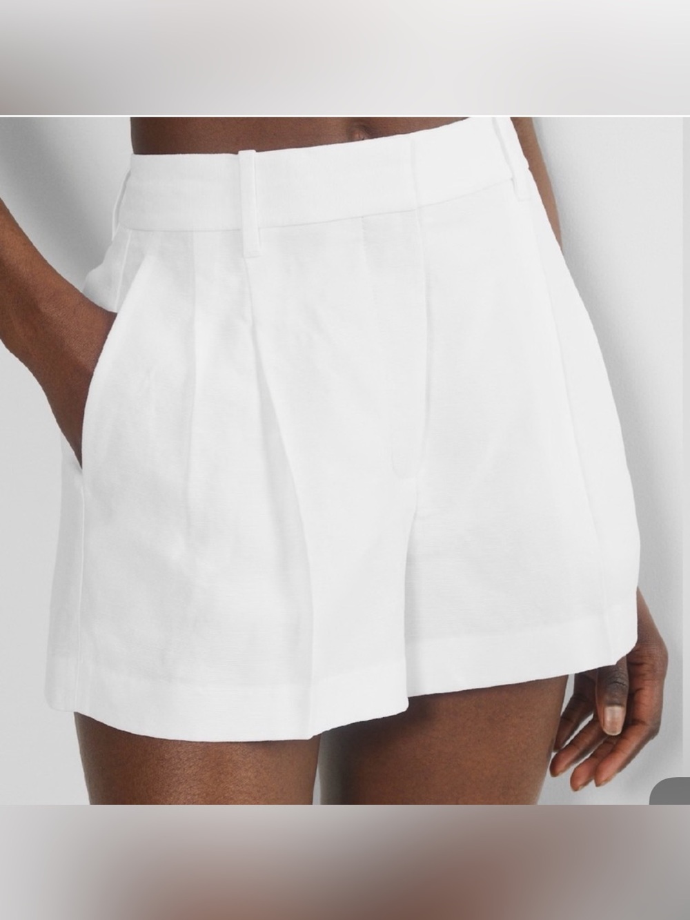 Aritzia Effortless High Rise Linen Short size 00